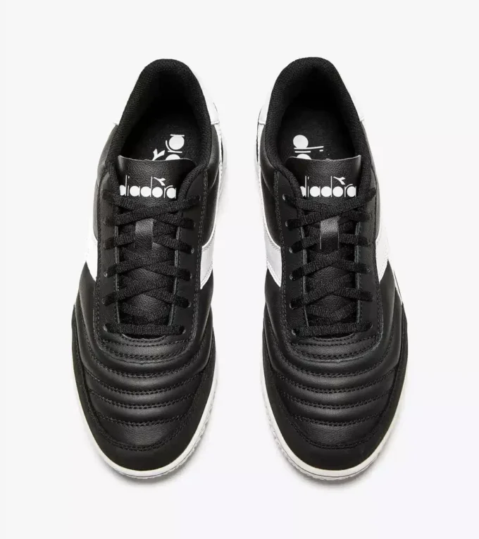 Botas de fútbol sala Calcetto Gr Lt Id: suela específica para terrenos cubiertos.
