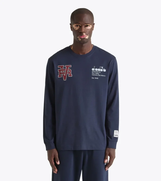 Camiseta Ls Run Valley Camiseta inspirada en el estilo universitario – Run Valley Camiseta Ls Run Valley Camiseta inspirada en el estilo universitario – Run Valley