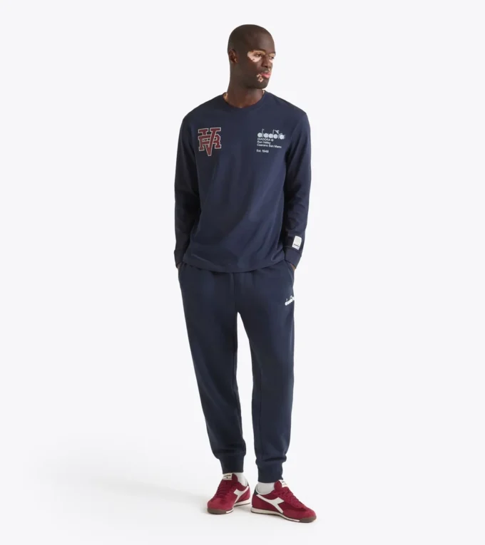 Camiseta Ls Run Valley Camiseta inspirada en el estilo universitario – Run Valley Camiseta Ls Run Valley Camiseta inspirada en el estilo universitario – Run Valley