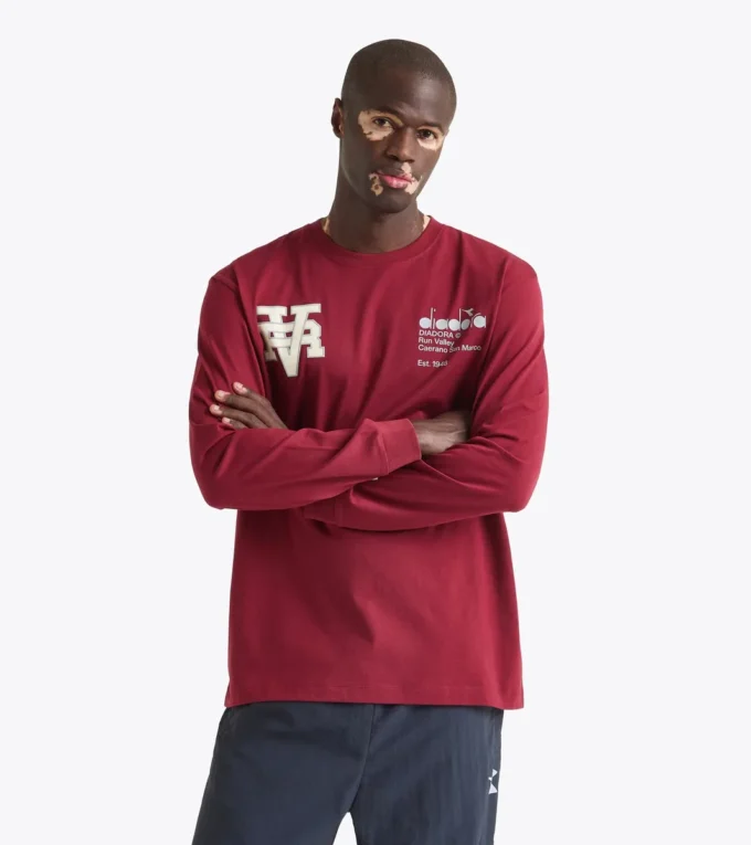 Camiseta Ls Run Valley Camiseta inspirada en el estilo universitario – Run Valley Camiseta Ls Run Valley Camiseta inspirada en el estilo universitario – Run Valley