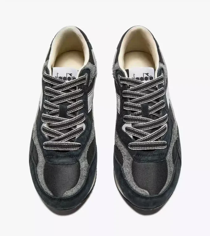Equipe Revenge Used Zapatilla Heritage de perfil bajo