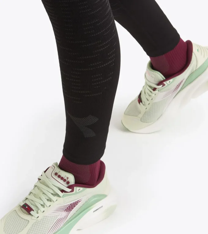 L. Mallas de running Stratouno Mallas técnicas para el control de la temperatura – Running