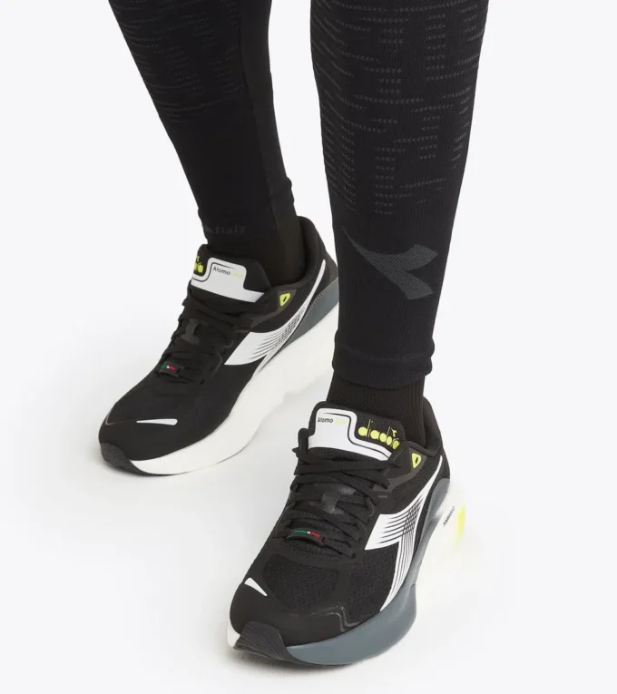 Mallas de running Stratouno Mallas técnicas para el control de la temperatura – Running