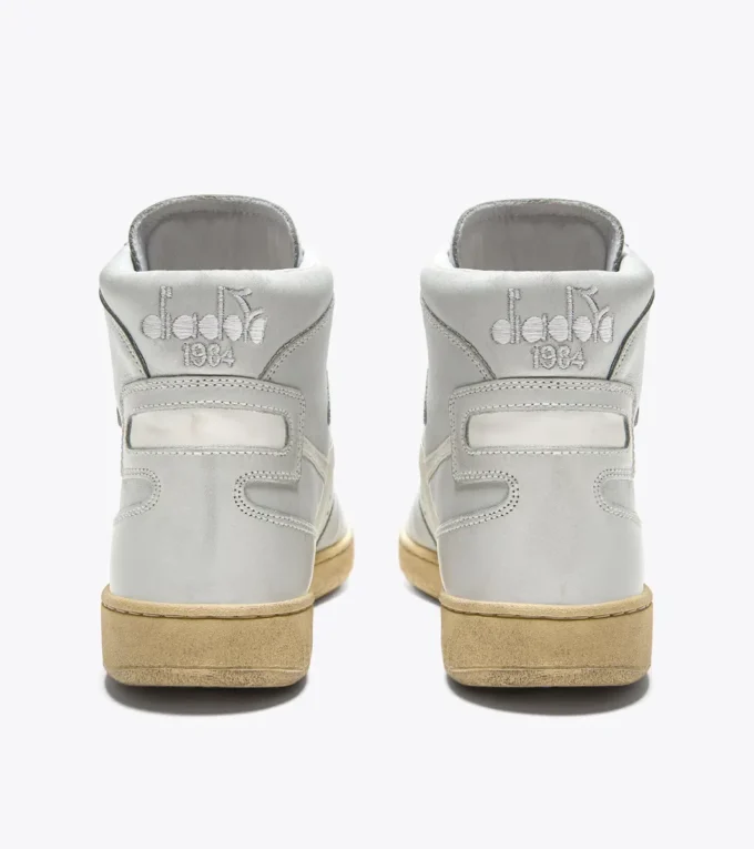 Mi Basket Zapatilla Heritage usada – Unisex Mi Basket Zapatilla Heritage usada – Unisex