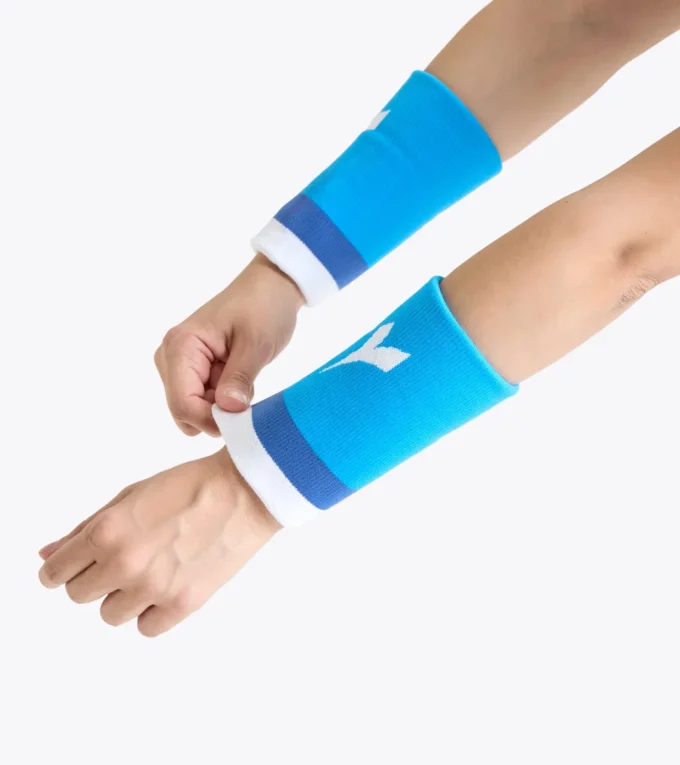 Muñequeras Muñequera ancha con logotipo – Unisex Muñequeras Muñequera ancha con logotipo – Unisex