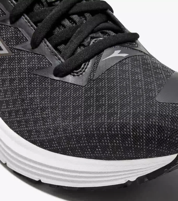 Mythos Blushield 10 Vortice Hip Zapatilla de running con detalles reflectantes: amortiguación y protección Mythos Blushield 10 Vortice Hip Zapatilla de running con detalles reflectantes: amortiguación y protección
