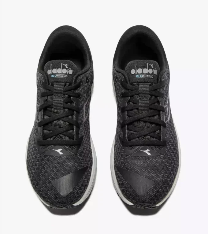 Mythos Blushield 10 Vortice Hip Zapatilla de running con detalles reflectantes: amortiguación y protección Mythos Blushield 10 Vortice Hip Zapatilla de running con detalles reflectantes: amortiguación y protección