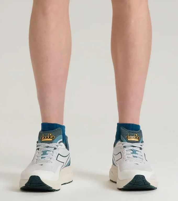 Mythos Blushield 9 Vortice Zapatilla de running: amortiguación y protección