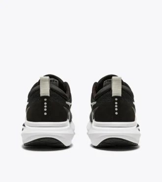 Mythos Blushield Vigore 3 Wide W Zapatilla de running con horma ancha: estabilidad y protección Mythos Blushield Vigore 3 Wide W Zapatilla de running con horma ancha: estabilidad y protección