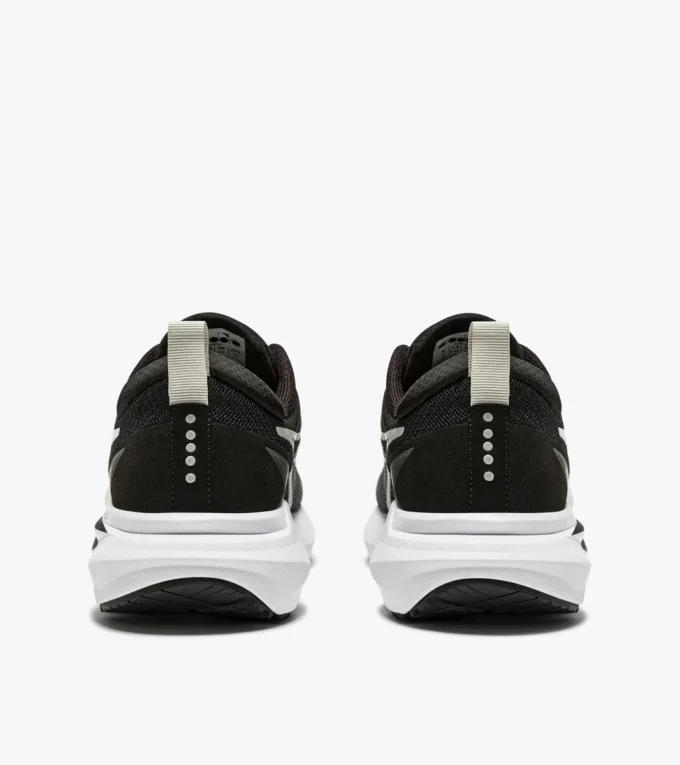 Mythos Blushield Vigore 3 Wide W Zapatilla de running con horma ancha: estabilidad y protección