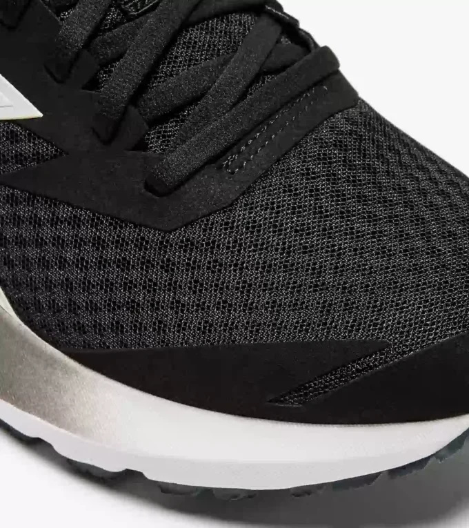 Mythos Blushield Vigore 3 Wide Zapatilla de running con horma ancha: estabilidad y protección