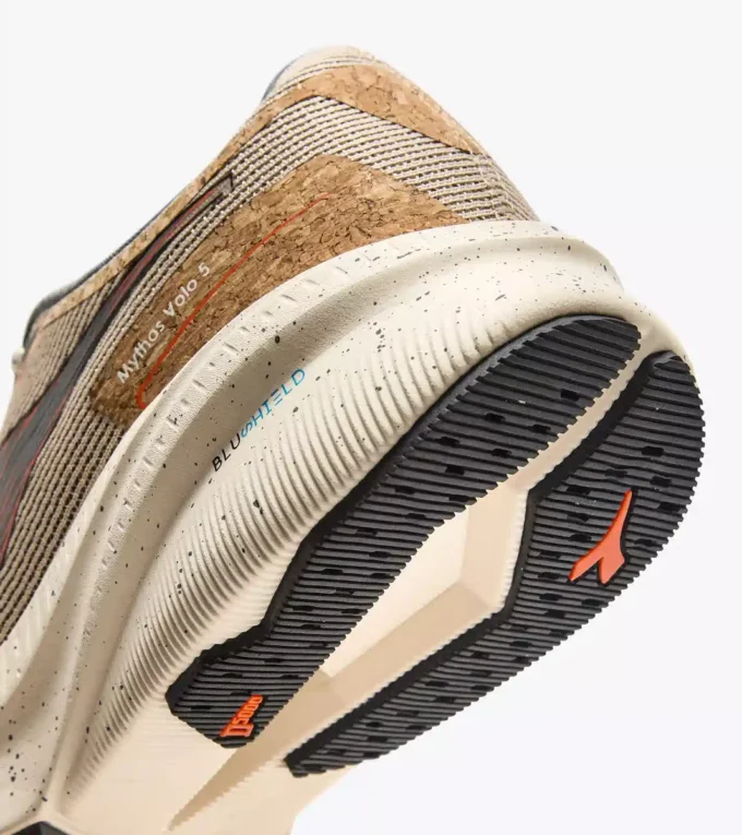 Mythos Blushield Volo 5 2030 Zapatilla de running con menor impacto medioambiental: estabilidad y ligereza Mythos Blushield Volo 5 2030 Zapatilla de running con menor impacto medioambiental: estabilidad y ligereza