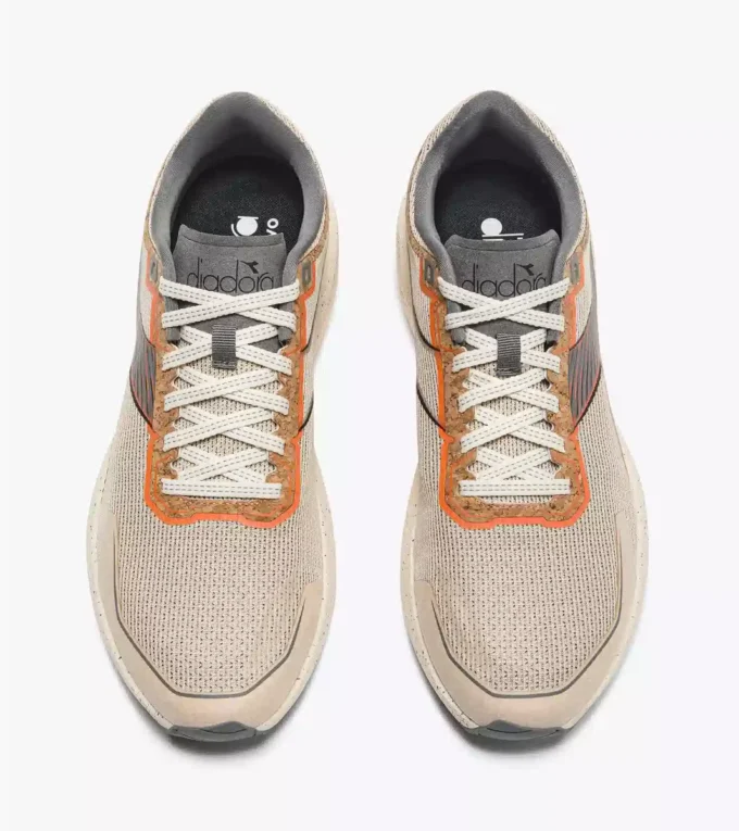 Mythos Blushield Volo 5 2030 Zapatilla de running con menor impacto medioambiental: estabilidad y ligereza Mythos Blushield Volo 5 2030 Zapatilla de running con menor impacto medioambiental: estabilidad y ligereza