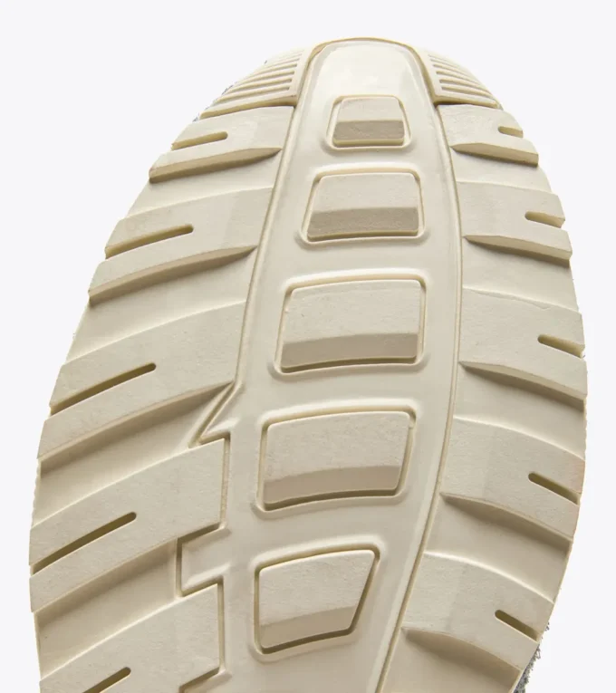 N902 Ante peludo Zapatillas deportivas – Unisex