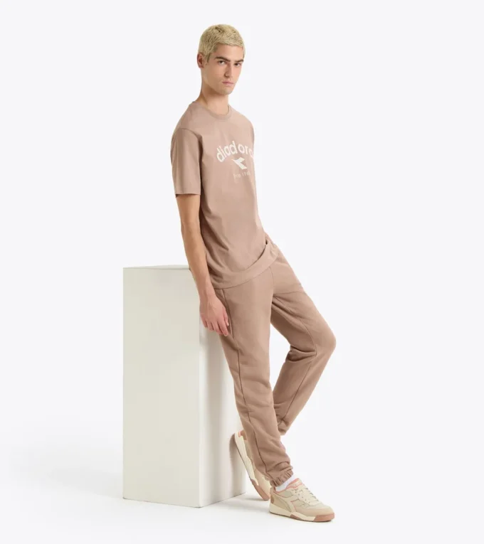 Pantalones Athl. Logo Sweatpants – Unisex Pantalones Athl. Logo Sweatpants – Unisex