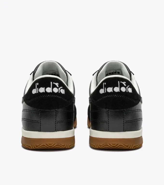 Seúl Zapatillas de cuero inspiradas en las terrazas interiores Seúl Zapatillas de cuero inspiradas en las terrazas interiores