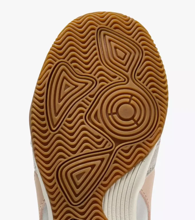 Seúl Zapatillas de cuero inspiradas en las terrazas interiores Seúl Zapatillas de cuero inspiradas en las terrazas interiores