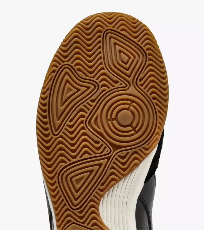 Seúl Zapatillas de cuero inspiradas en las terrazas interiores Seúl Zapatillas de cuero inspiradas en las terrazas interiores