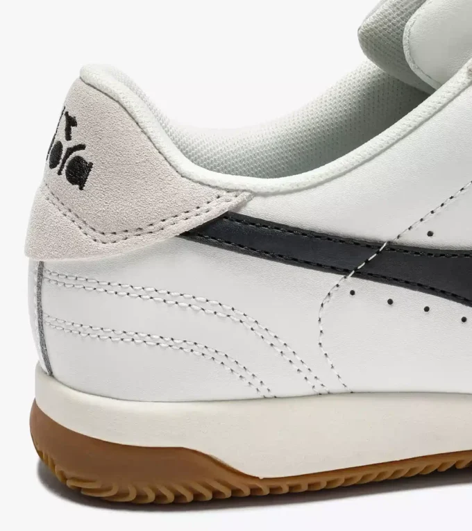 Seúl Zapatillas de cuero inspiradas en las terrazas interiores Seúl Zapatillas de cuero inspiradas en las terrazas interiores