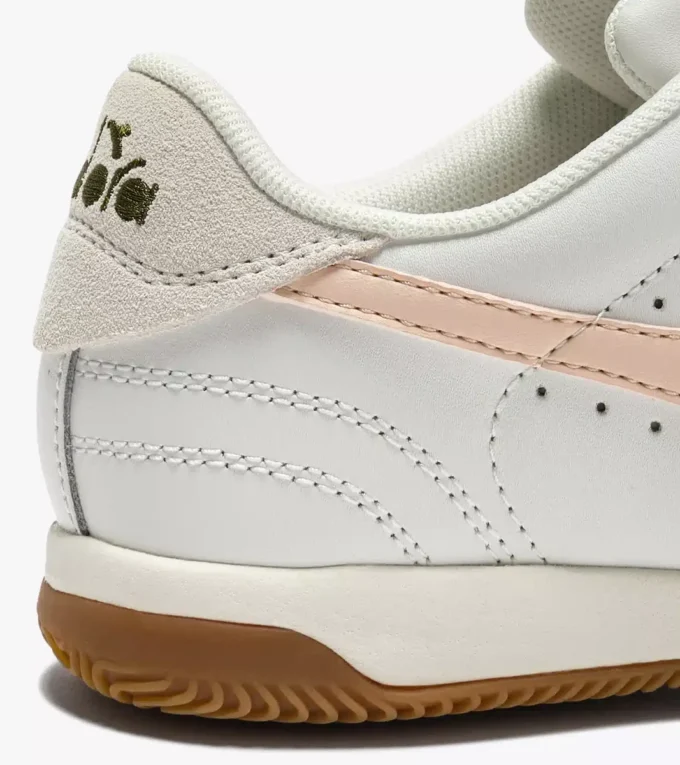 Seúl Zapatillas de cuero inspiradas en las terrazas interiores Seúl Zapatillas de cuero inspiradas en las terrazas interiores