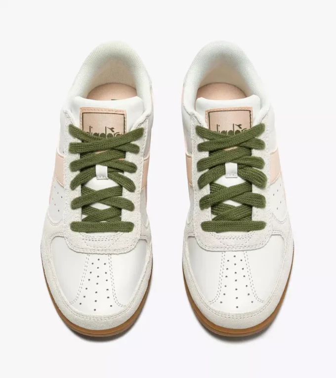 Seúl Zapatillas de cuero inspiradas en las terrazas interiores Seúl Zapatillas de cuero inspiradas en las terrazas interiores