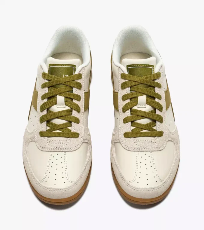 Seúl Zapatillas de cuero inspiradas en las terrazas interiores Seúl Zapatillas de cuero inspiradas en las terrazas interiores