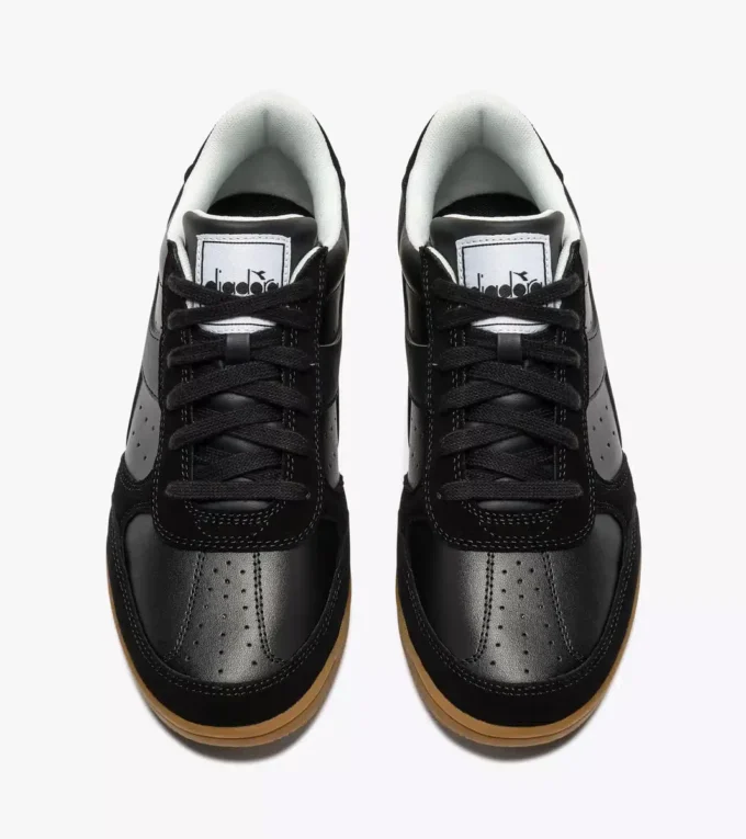 Seúl Zapatillas de cuero inspiradas en las terrazas interiores Seúl Zapatillas de cuero inspiradas en las terrazas interiores