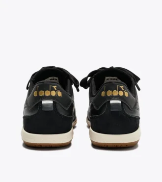 Zapatillas de cuero doradas para interior