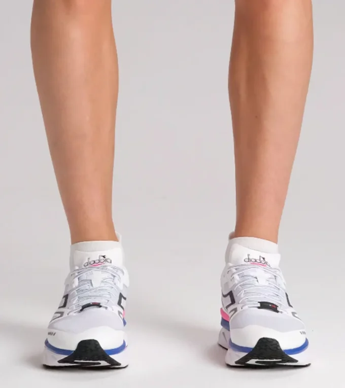 Zapatillas de running Atomo V7000-2 Made in Italy: ligereza y amortiguación, para todos los géneros Zapatillas de running Atomo V7000-2 Made in Italy: ligereza y amortiguación, para todos los géneros