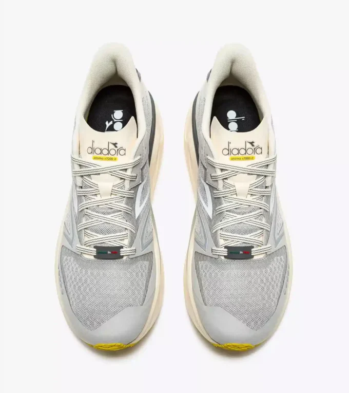 Zapatillas de running Atomo V7000-2 Made in Italy: ligereza y amortiguación, para todos los géneros Zapatillas de running Atomo V7000-2 Made in Italy: ligereza y amortiguación, para todos los géneros