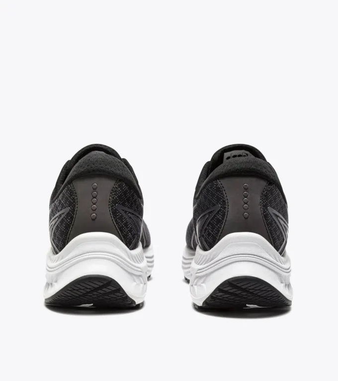 Zapatillas de running Mythos Blushield 10 Vortice Hip W con detalles reflectantes: amortiguación y protección Zapatillas de running Mythos Blushield 10 Vortice Hip W con detalles reflectantes: amortiguación y protección
