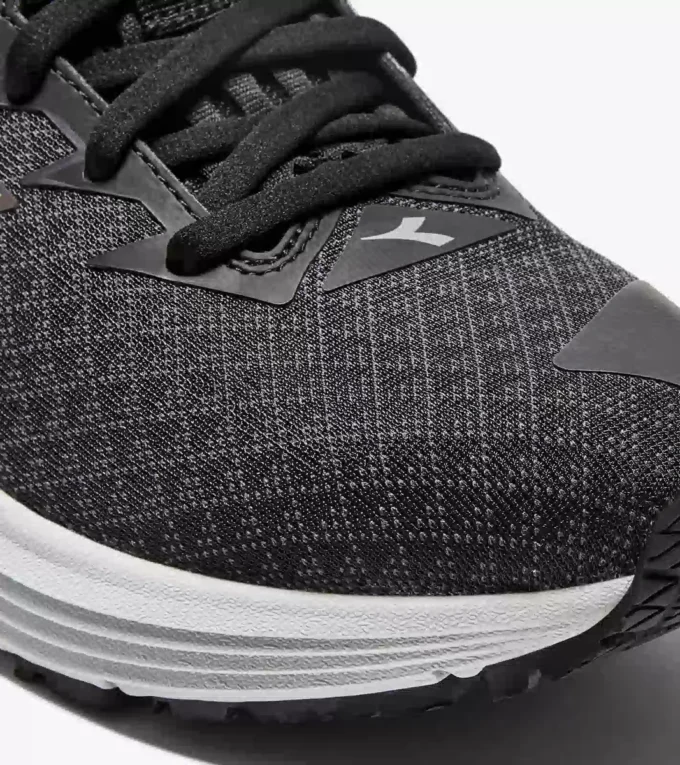 Zapatillas de running Mythos Blushield 10 Vortice Hip W con detalles reflectantes: amortiguación y protección Zapatillas de running Mythos Blushield 10 Vortice Hip W con detalles reflectantes: amortiguación y protección