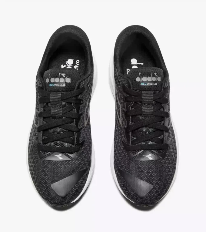 Zapatillas de running Mythos Blushield 10 Vortice Hip W con detalles reflectantes: amortiguación y protección Zapatillas de running Mythos Blushield 10 Vortice Hip W con detalles reflectantes: amortiguación y protección