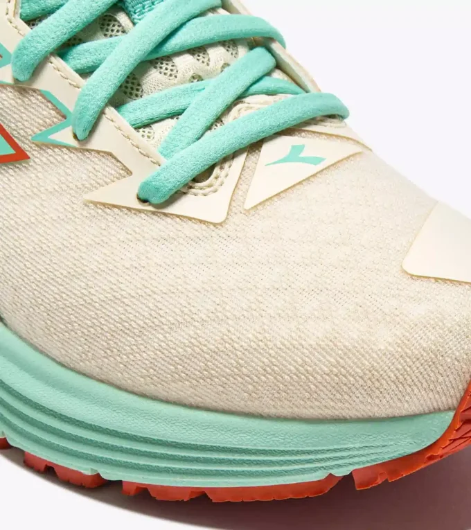 Zapatillas de running Mythos Blushield 10 Vortice W: amortiguación y protección.