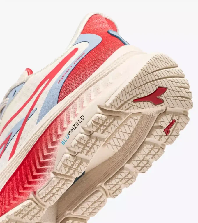 Zapatillas de running Mythos Blushield 9 Vortice W: amortiguación y protección
