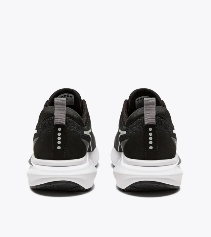 Zapatillas de running Mythos Blushield Vigore 3: estabilidad y protección Zapatillas de running Mythos Blushield Vigore 3: estabilidad y protección