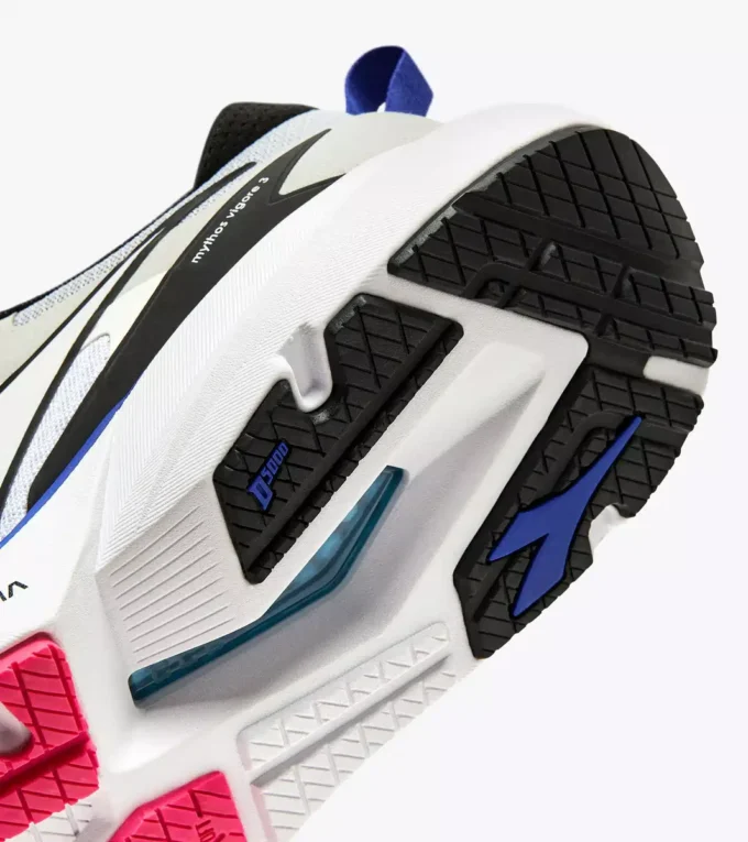 Zapatillas de running Mythos Blushield Vigore 3: estabilidad y protección Zapatillas de running Mythos Blushield Vigore 3: estabilidad y protección
