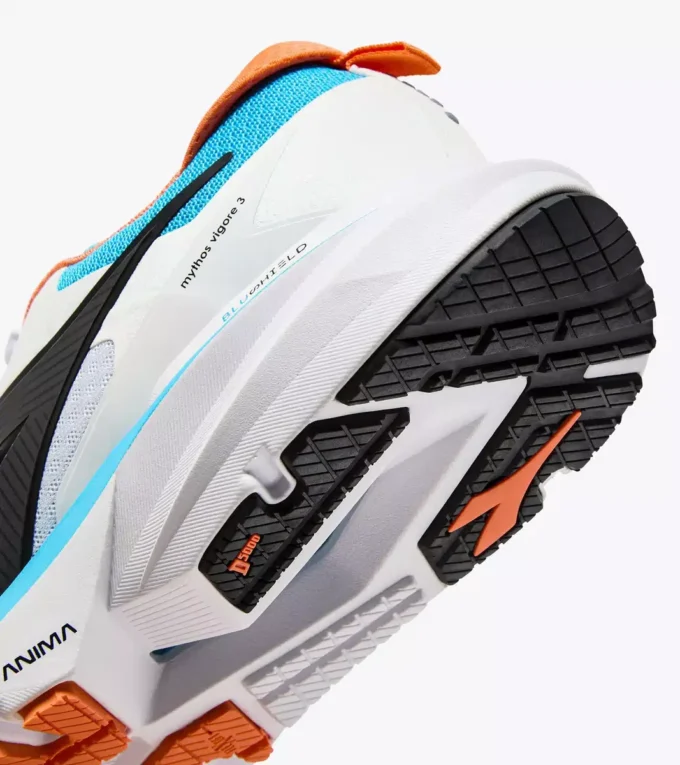 Zapatillas de running Mythos Blushield Vigore 3: estabilidad y protección Zapatillas de running Mythos Blushield Vigore 3: estabilidad y protección