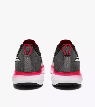 Zapatillas de running Mythos Blushield Volo 4: estabilidad y ligereza