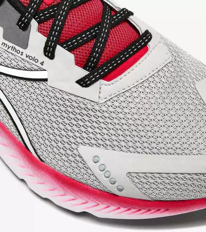 Zapatillas de running Mythos Blushield Volo 4: estabilidad y ligereza Zapatillas de running Mythos Blushield Volo 4: estabilidad y ligereza