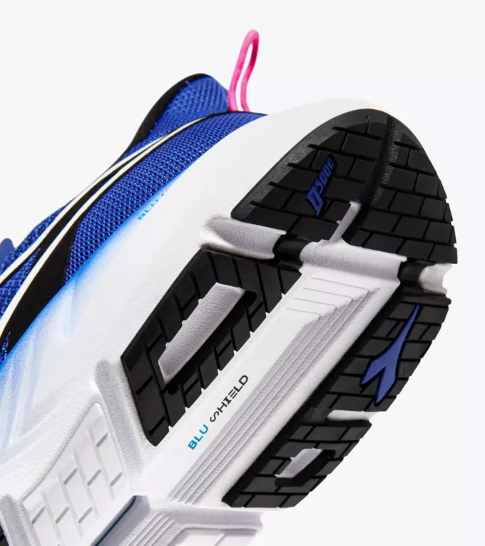 Zapatillas de running Mythos Blushield Volo 4: estabilidad y ligereza