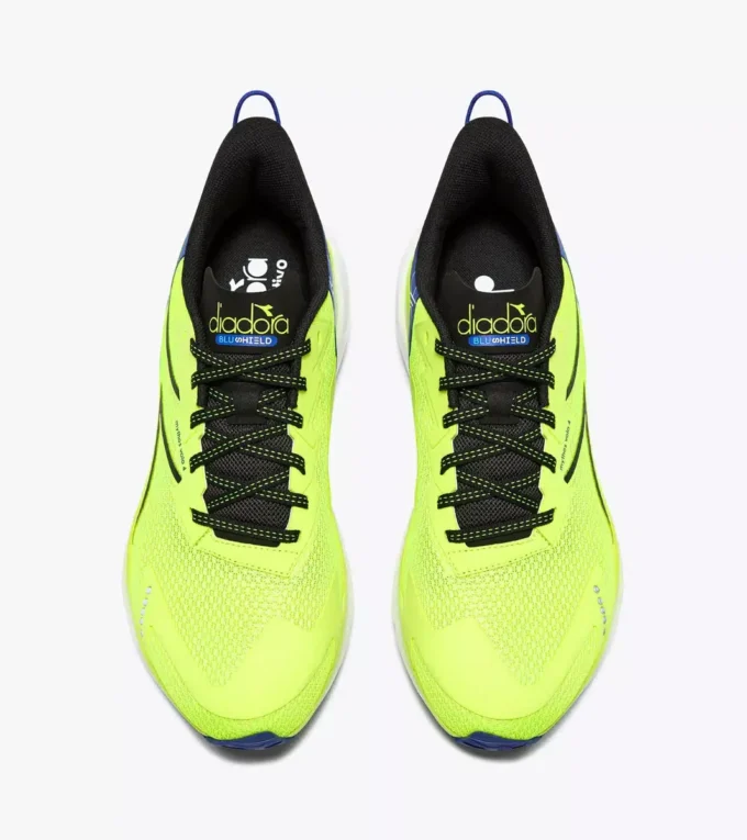 Zapatillas de running Mythos Blushield Volo 4: estabilidad y ligereza Zapatillas de running Mythos Blushield Volo 4: estabilidad y ligereza