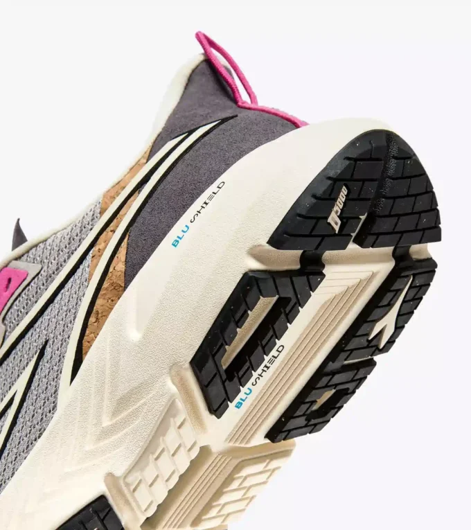 Zapatillas de running Mythos Blushield Volo 4 W 2030: fabricadas con materiales de bajo impacto medioambiental Zapatillas de running Mythos Blushield Volo 4 W 2030: fabricadas con materiales de bajo impacto medioambiental