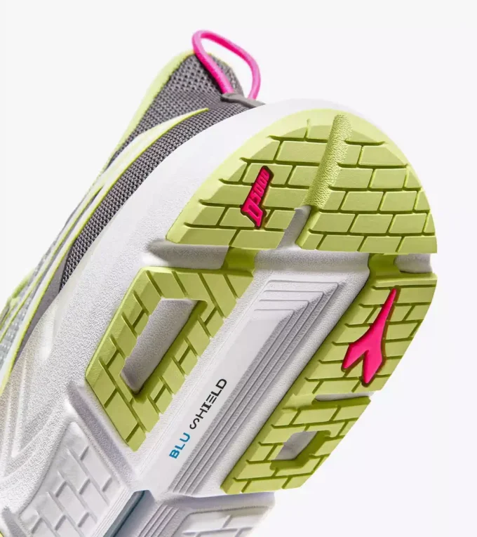 Zapatillas de running Mythos Blushield Volo 4 W: estabilidad y ligereza Zapatillas de running Mythos Blushield Volo 4 W: estabilidad y ligereza