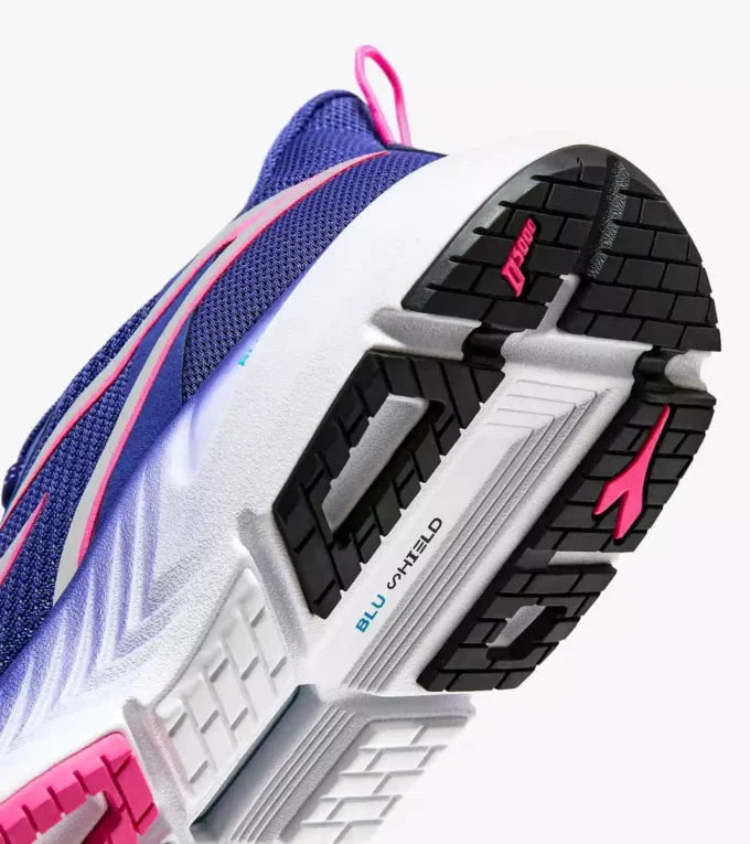 Zapatillas de running Mythos Blushield Volo 4 W: estabilidad y ligereza Zapatillas de running Mythos Blushield Volo 4 W: estabilidad y ligereza