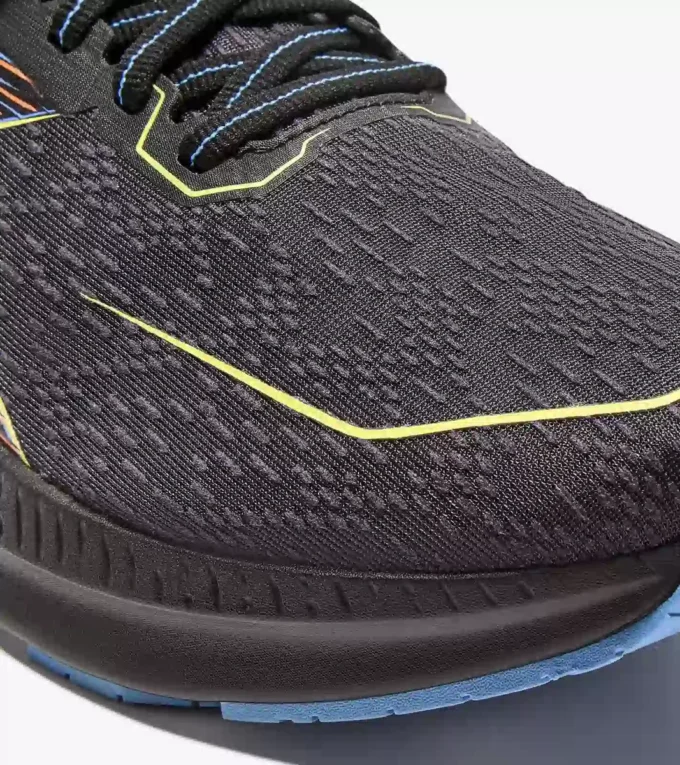 Zapatillas de running Mythos Blushield Volo 5: estabilidad y ligereza Zapatillas de running Mythos Blushield Volo 5: estabilidad y ligereza