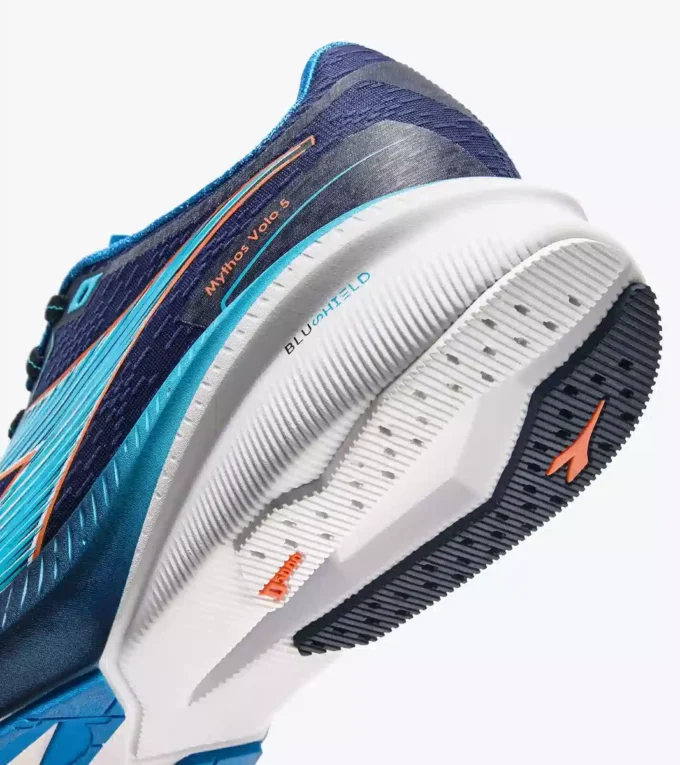 Zapatillas de running Mythos Blushield Volo 5: estabilidad y ligereza