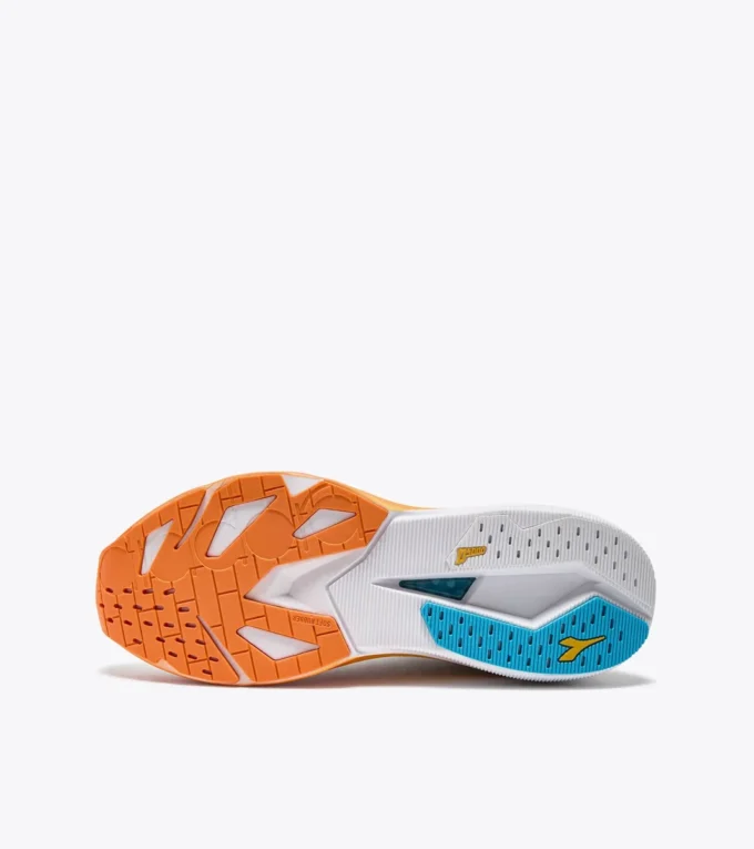 Zapatillas de running Mythos Blushield Volo 5: estabilidad y ligereza Zapatillas de running Mythos Blushield Volo 5: estabilidad y ligereza