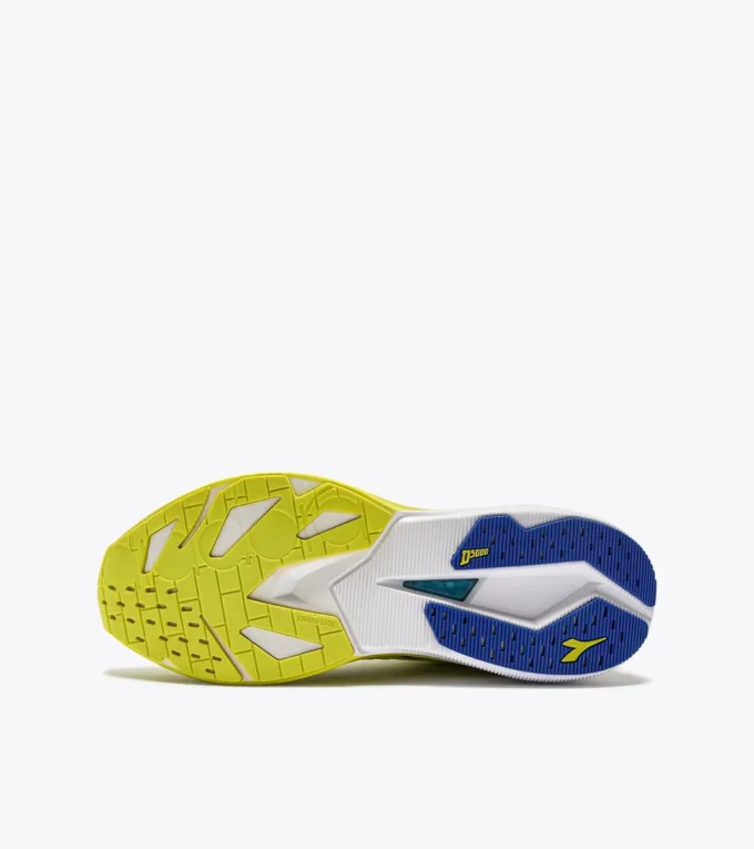 Zapatillas de running Mythos Blushield Volo 5: estabilidad y ligereza Zapatillas de running Mythos Blushield Volo 5: estabilidad y ligereza