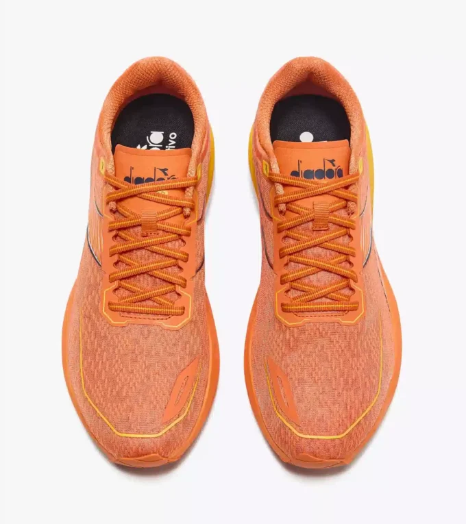 Zapatillas de running Mythos Blushield Volo 5: estabilidad y ligereza Zapatillas de running Mythos Blushield Volo 5: estabilidad y ligereza